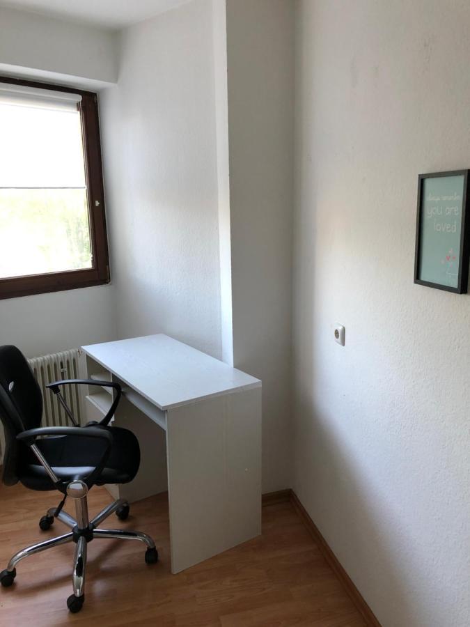 Ruhige Und Erholsame Mit Balkon Apartment